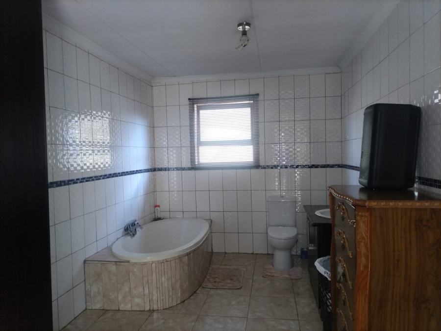 2 Bedroom Property for Sale in Beverley Hills Gauteng