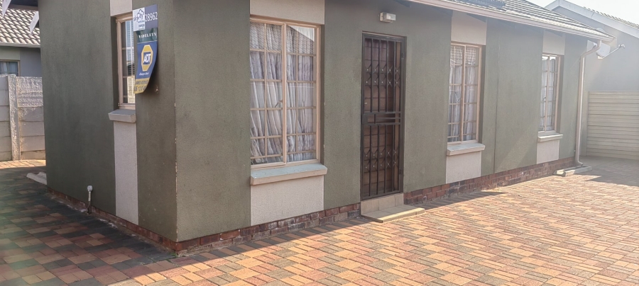  Bedroom Property for Sale in Sky City Gauteng