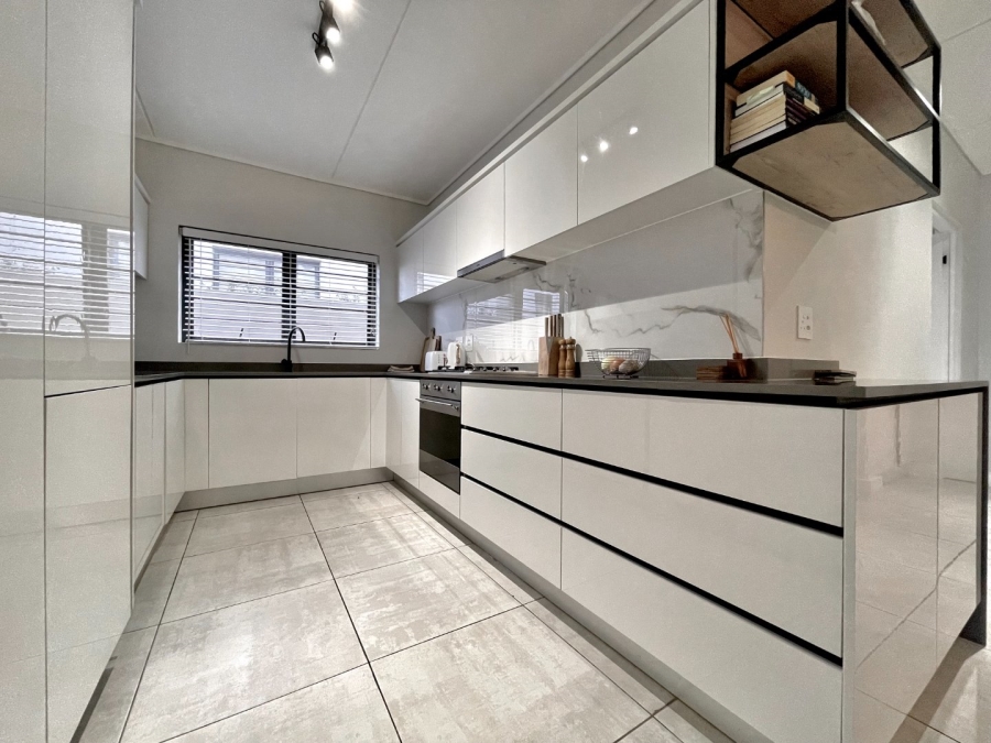 To Let 3 Bedroom Property for Rent in Waterfall Gauteng