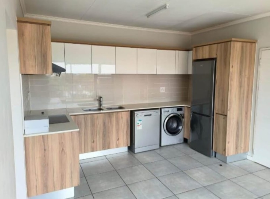 To Let 1 Bedroom Property for Rent in Crowthorne AH Gauteng