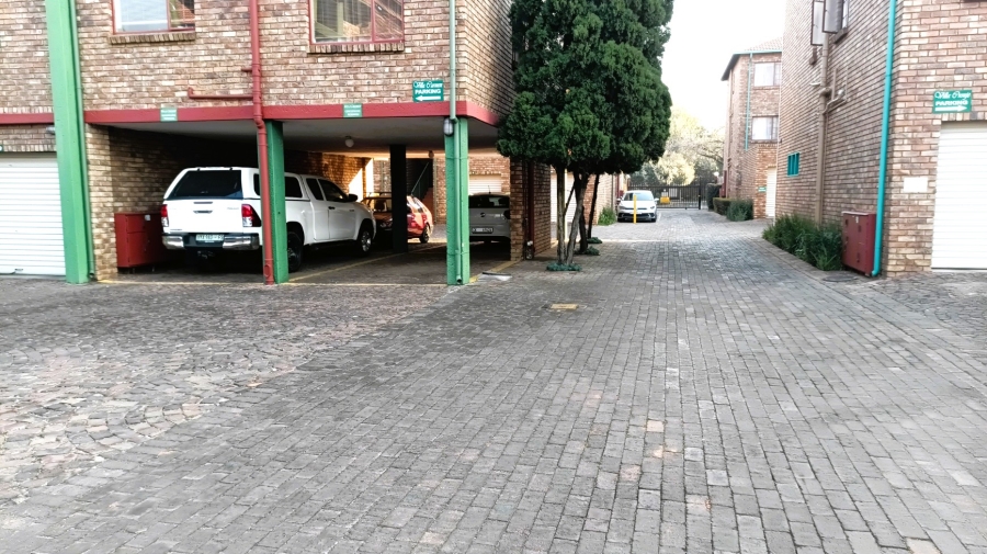 To Let 2 Bedroom Property for Rent in Moregloed Gauteng