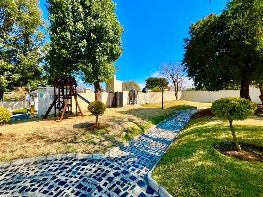 To Let 2 Bedroom Property for Rent in Carlswald Gauteng