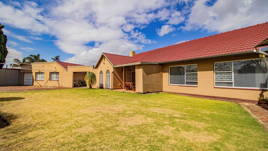 3 Bedroom Property for Sale in Bonaero Park Gauteng