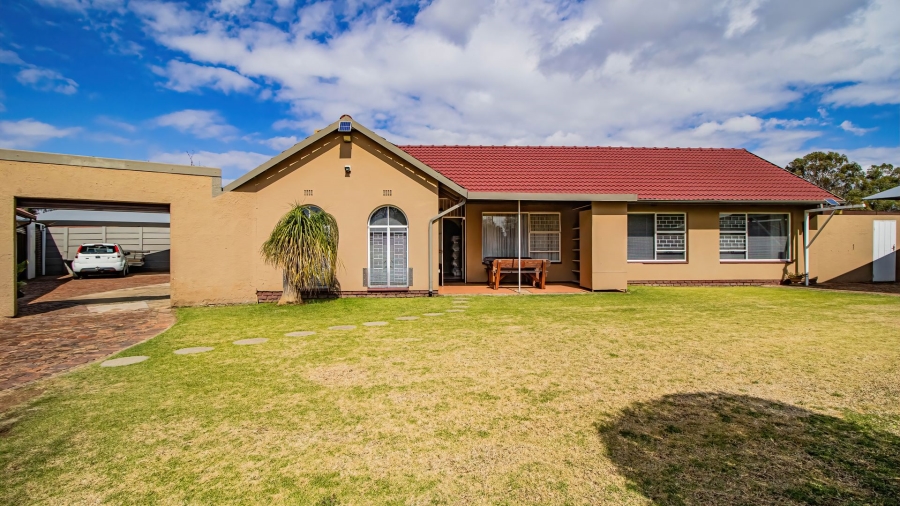 3 Bedroom Property for Sale in Bonaero Park Gauteng