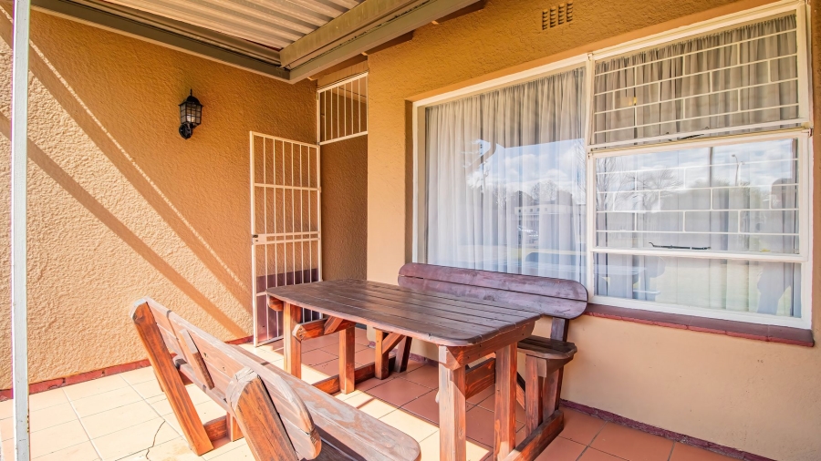 3 Bedroom Property for Sale in Bonaero Park Gauteng