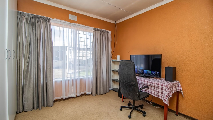 3 Bedroom Property for Sale in Bonaero Park Gauteng