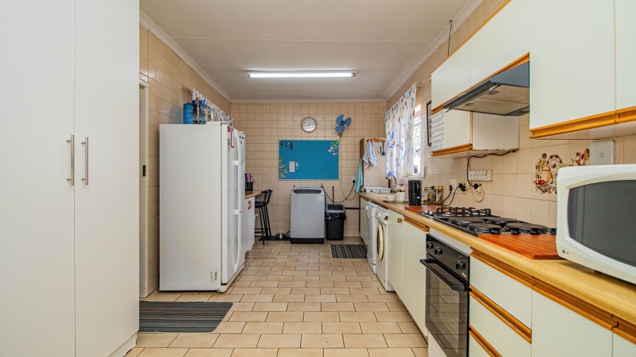 3 Bedroom Property for Sale in Bonaero Park Gauteng