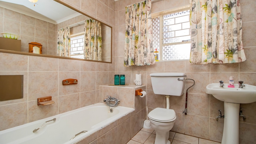 3 Bedroom Property for Sale in Bonaero Park Gauteng