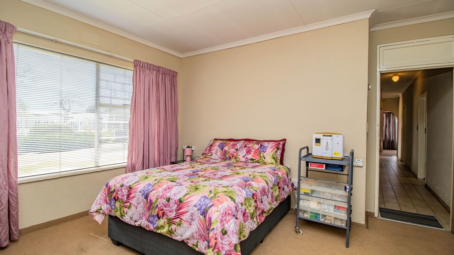 3 Bedroom Property for Sale in Bonaero Park Gauteng