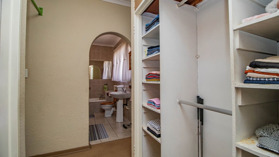 3 Bedroom Property for Sale in Bonaero Park Gauteng