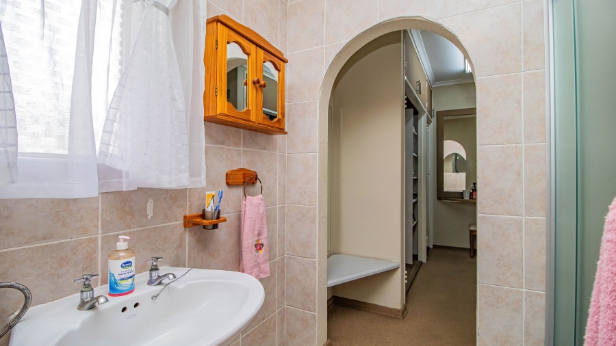3 Bedroom Property for Sale in Bonaero Park Gauteng