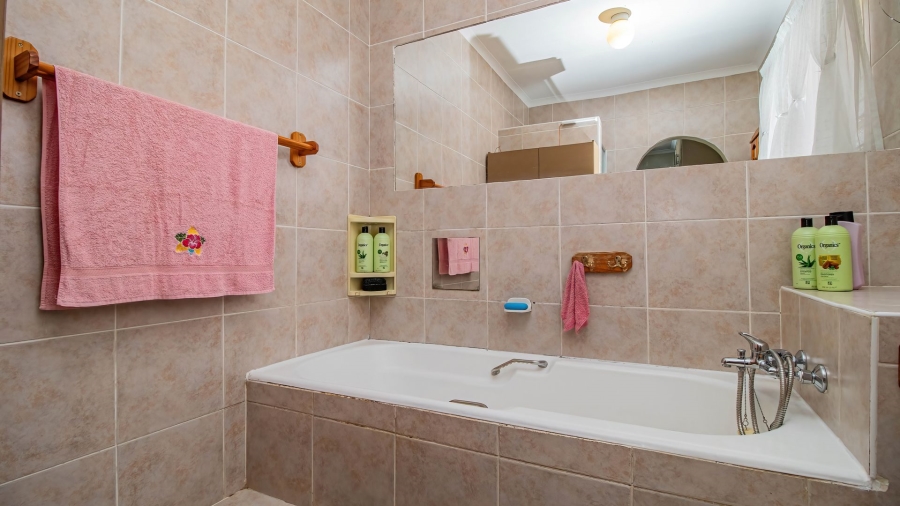 3 Bedroom Property for Sale in Bonaero Park Gauteng