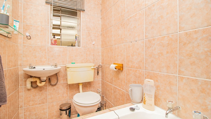 3 Bedroom Property for Sale in Bonaero Park Gauteng