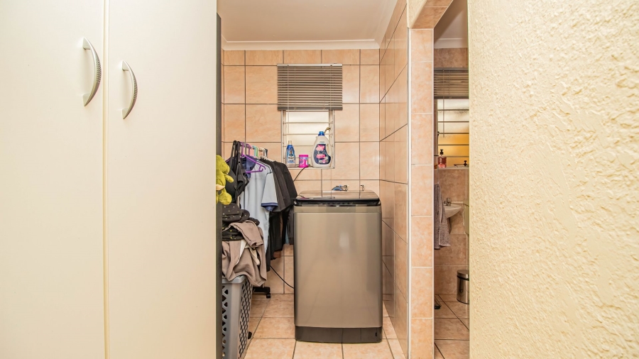 3 Bedroom Property for Sale in Bonaero Park Gauteng