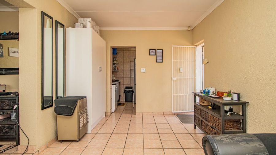 3 Bedroom Property for Sale in Bonaero Park Gauteng