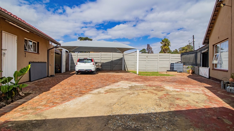 3 Bedroom Property for Sale in Bonaero Park Gauteng
