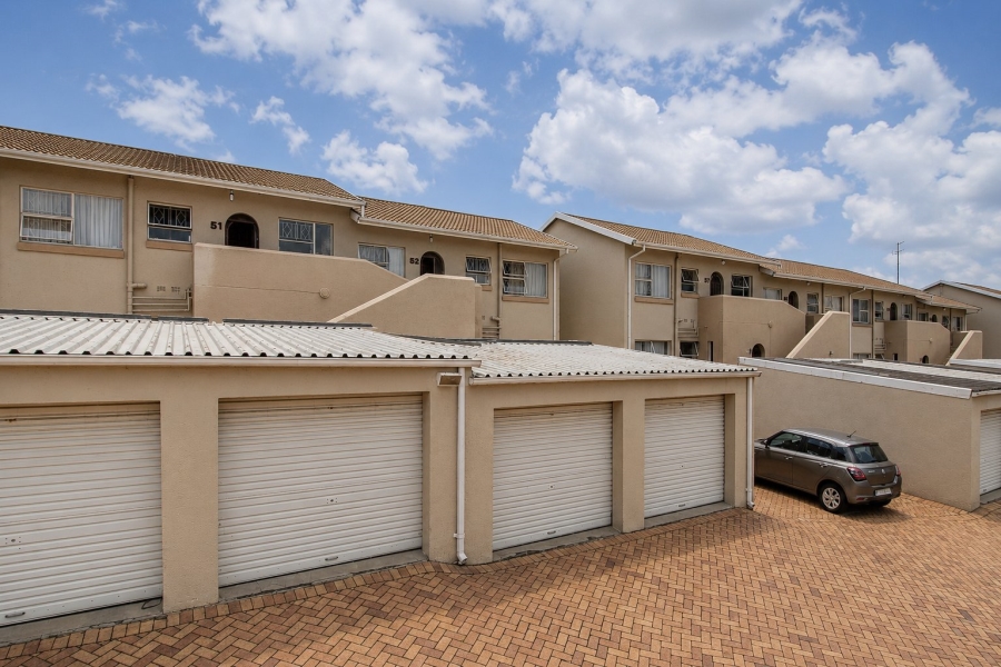 2 Bedroom Property for Sale in Buccleuch Gauteng