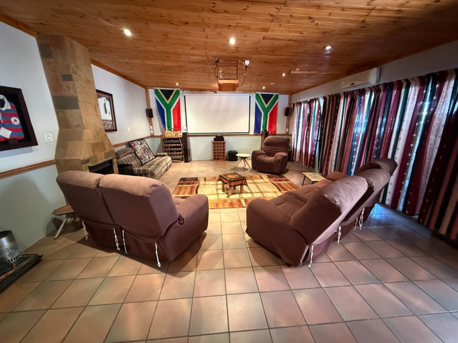 5 Bedroom Property for Sale in Rooihuiskraal Gauteng