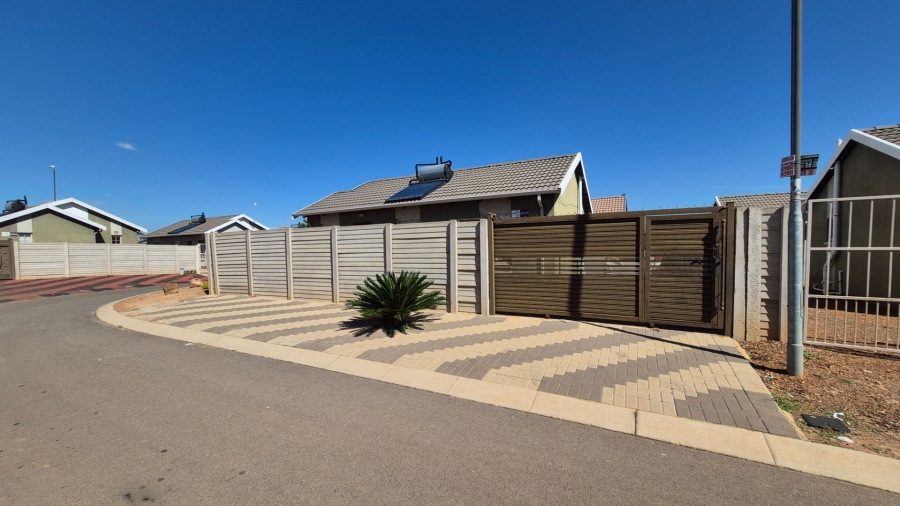 3 Bedroom Property for Sale in Sky City Gauteng