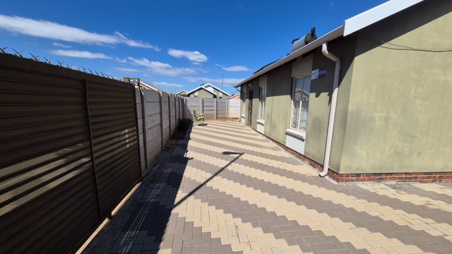 3 Bedroom Property for Sale in Sky City Gauteng