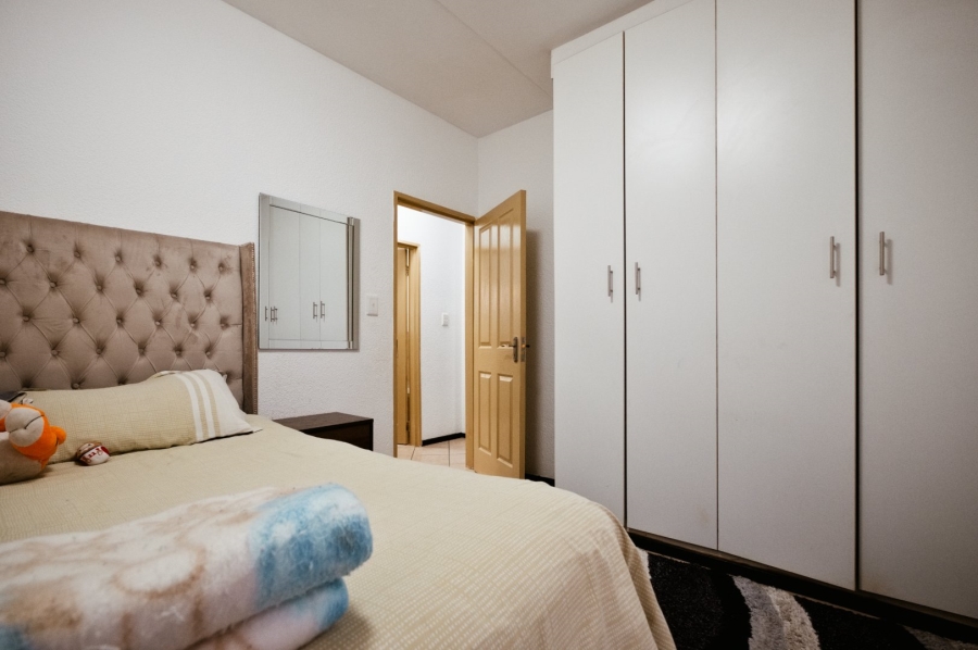 2 Bedroom Property for Sale in Albertsdal Gauteng