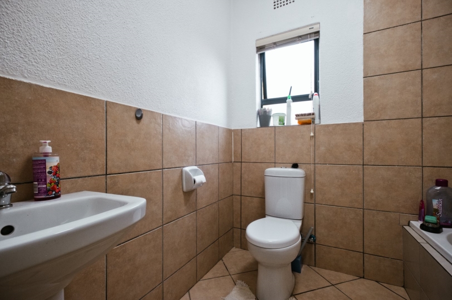 2 Bedroom Property for Sale in Albertsdal Gauteng