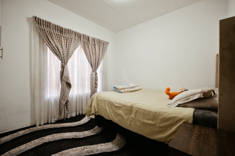 2 Bedroom Property for Sale in Albertsdal Gauteng