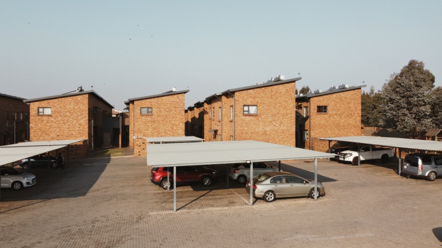 2 Bedroom Property for Sale in Albertsdal Gauteng