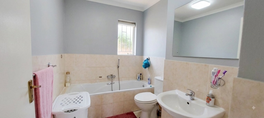 3 Bedroom Property for Sale in Greenstone Hill Gauteng