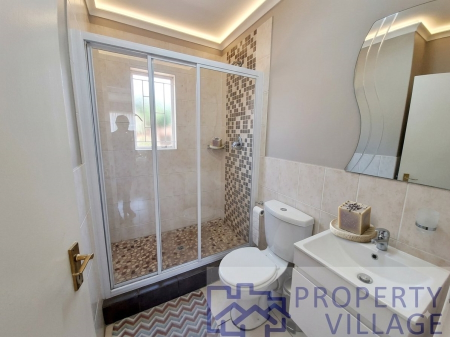 3 Bedroom Property for Sale in Greenstone Hill Gauteng