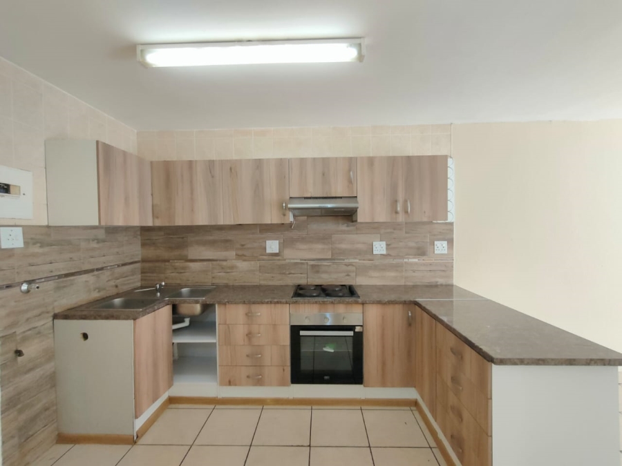 To Let 3 Bedroom Property for Rent in Florentia Gauteng