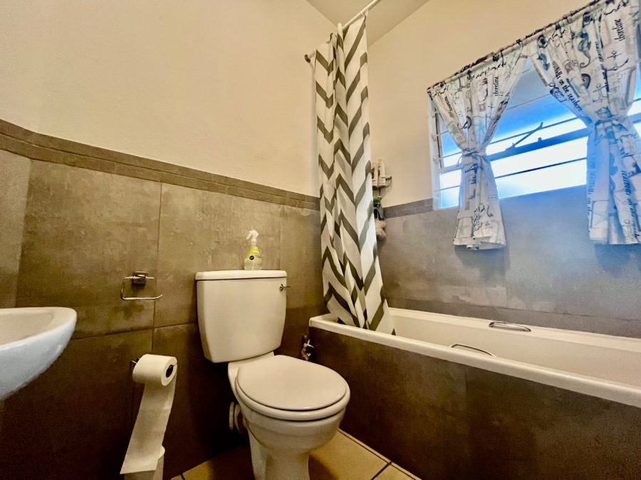 2 Bedroom Property for Sale in Halfway Gardens Gauteng