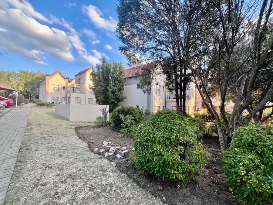2 Bedroom Property for Sale in Halfway Gardens Gauteng
