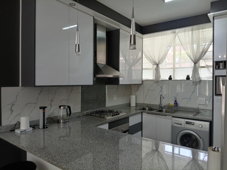 1 Bedroom Property for Sale in Bedford Gardens Gauteng