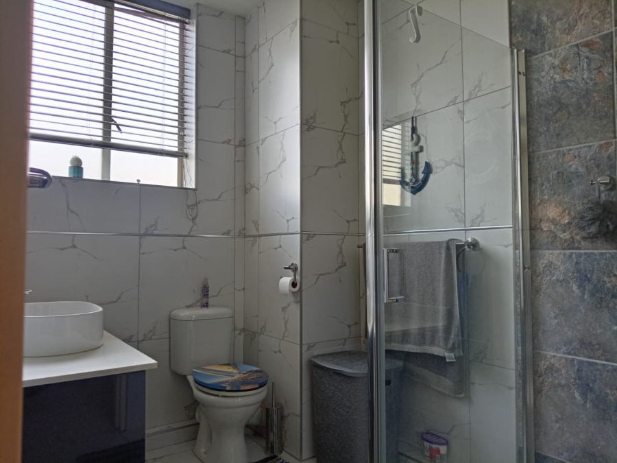 1 Bedroom Property for Sale in Bedford Gardens Gauteng