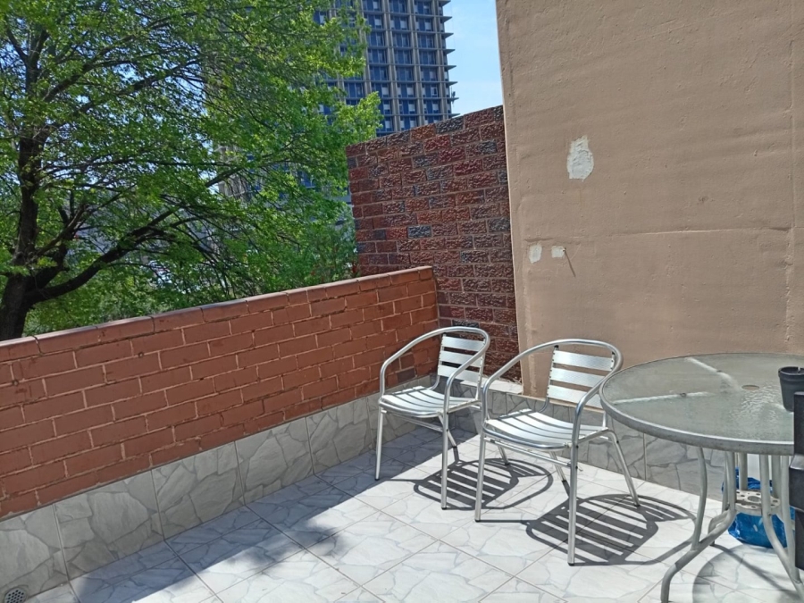 1 Bedroom Property for Sale in Bedford Gardens Gauteng