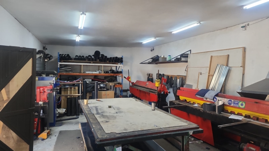 Commercial Property for Sale in Carenvale Gauteng