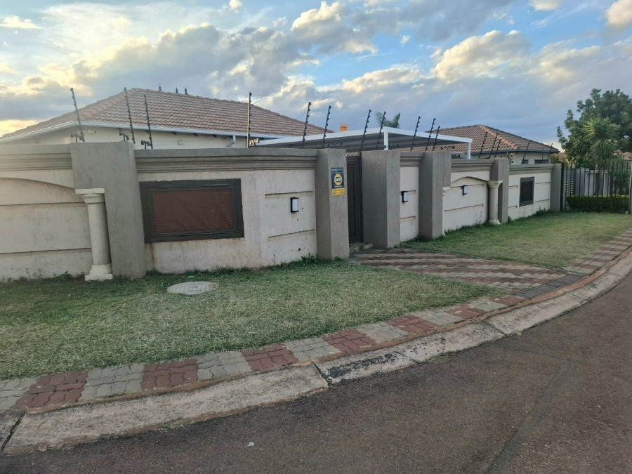 To Let 3 Bedroom Property for Rent in The Orchards Gauteng