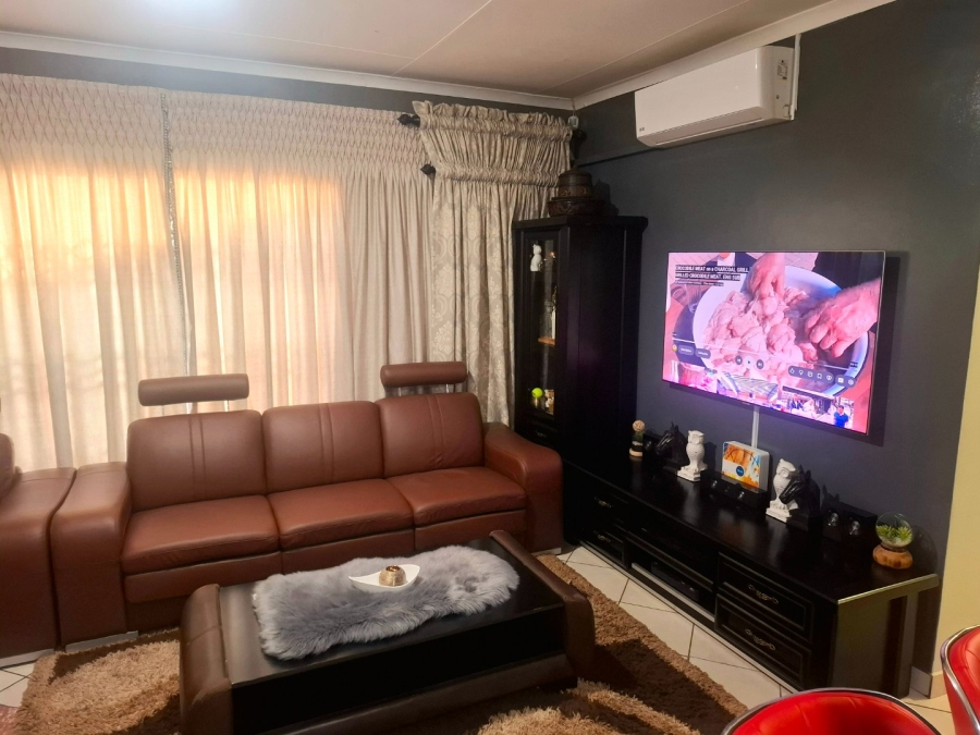 To Let 3 Bedroom Property for Rent in The Orchards Gauteng