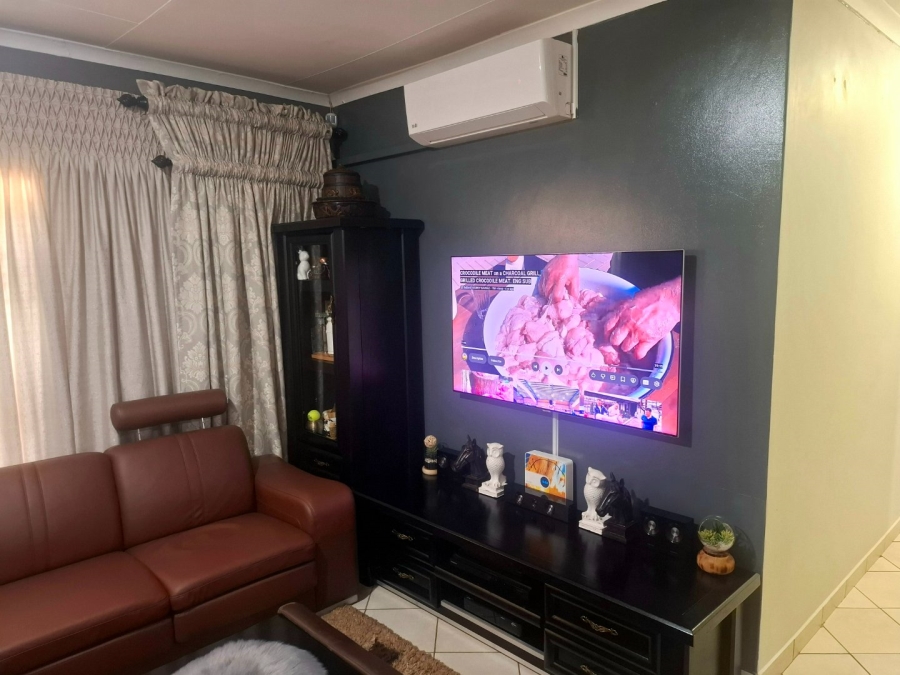 To Let 3 Bedroom Property for Rent in The Orchards Gauteng