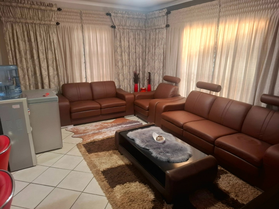 To Let 3 Bedroom Property for Rent in The Orchards Gauteng