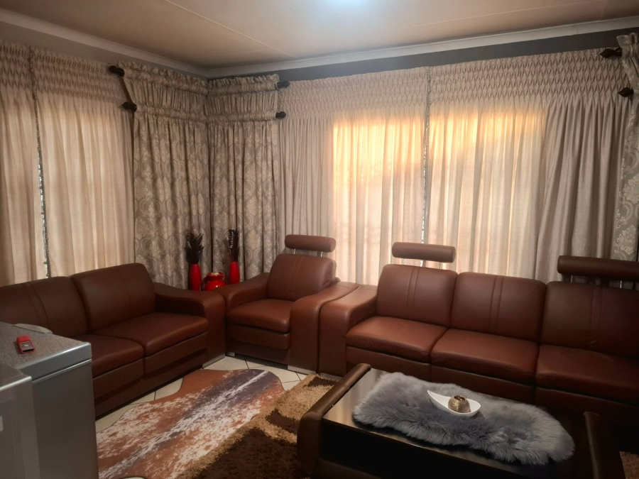 To Let 3 Bedroom Property for Rent in The Orchards Gauteng