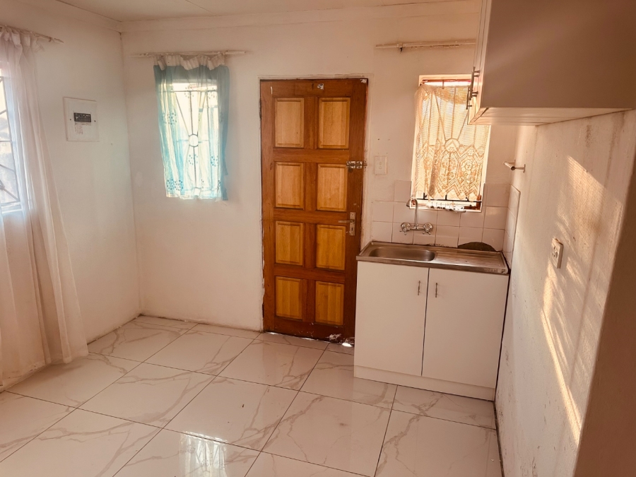 To Let 1 Bedroom Property for Rent in Naturena Gauteng