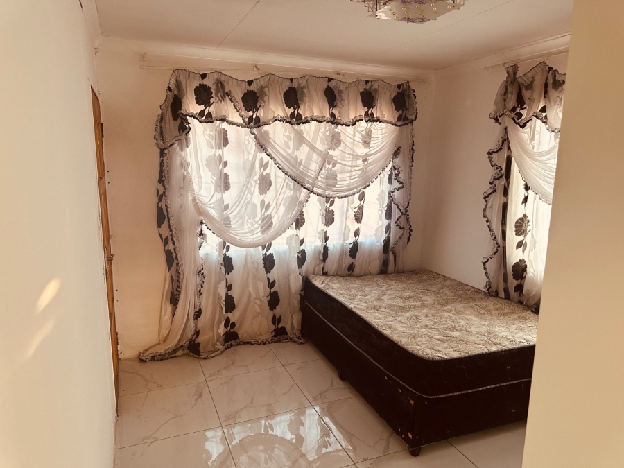 To Let 1 Bedroom Property for Rent in Naturena Gauteng