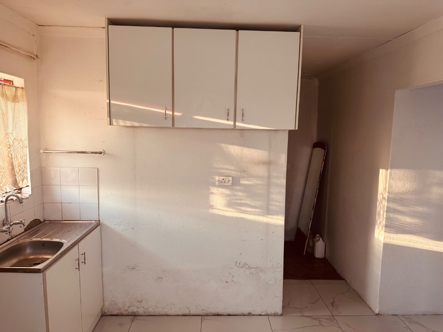 To Let 1 Bedroom Property for Rent in Naturena Gauteng
