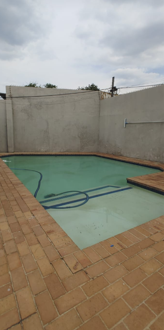 6 Bedroom Property for Sale in Brixton Gauteng