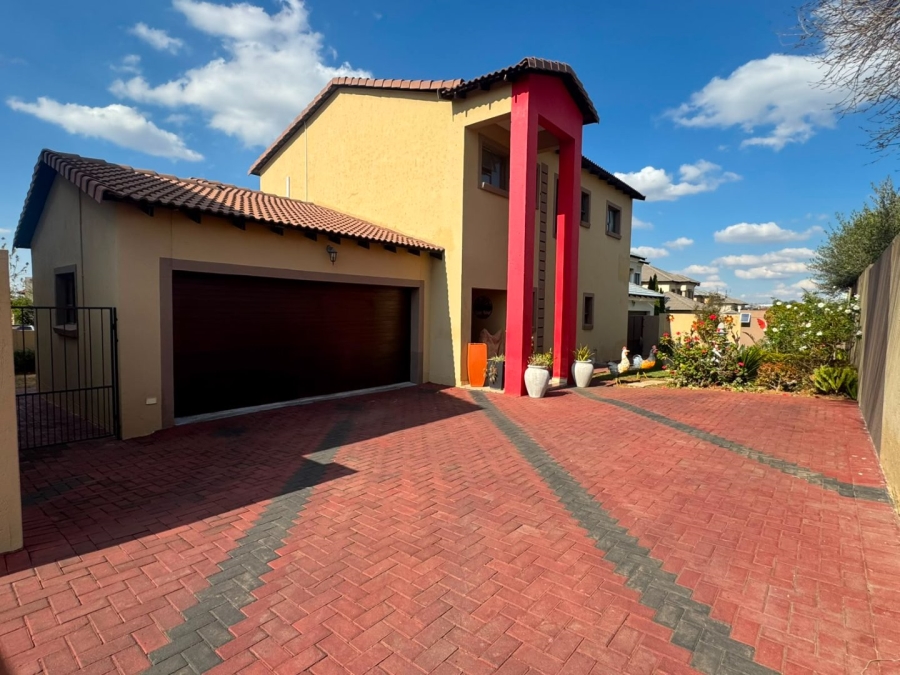 4 Bedroom Property for Sale in Thatchfield Estate Gauteng