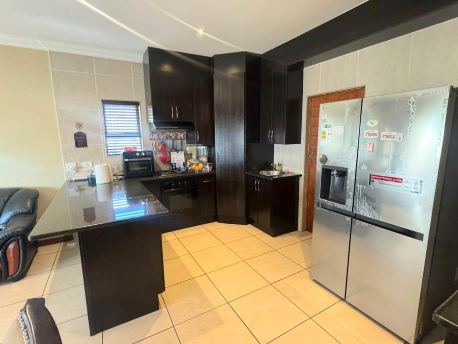 4 Bedroom Property for Sale in Thatchfield Estate Gauteng