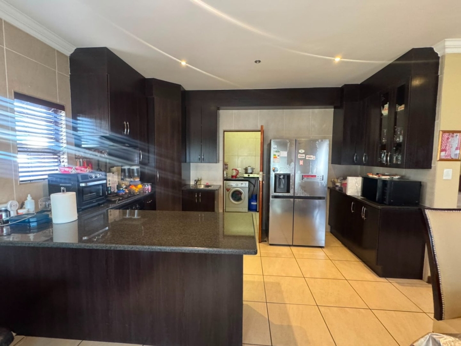 4 Bedroom Property for Sale in Thatchfield Estate Gauteng