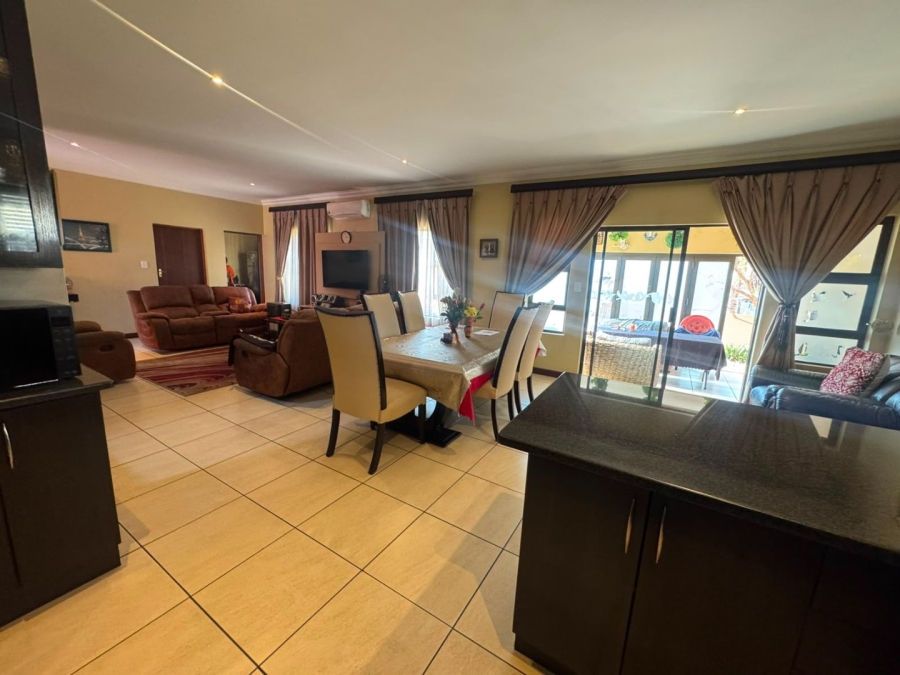 4 Bedroom Property for Sale in Thatchfield Estate Gauteng